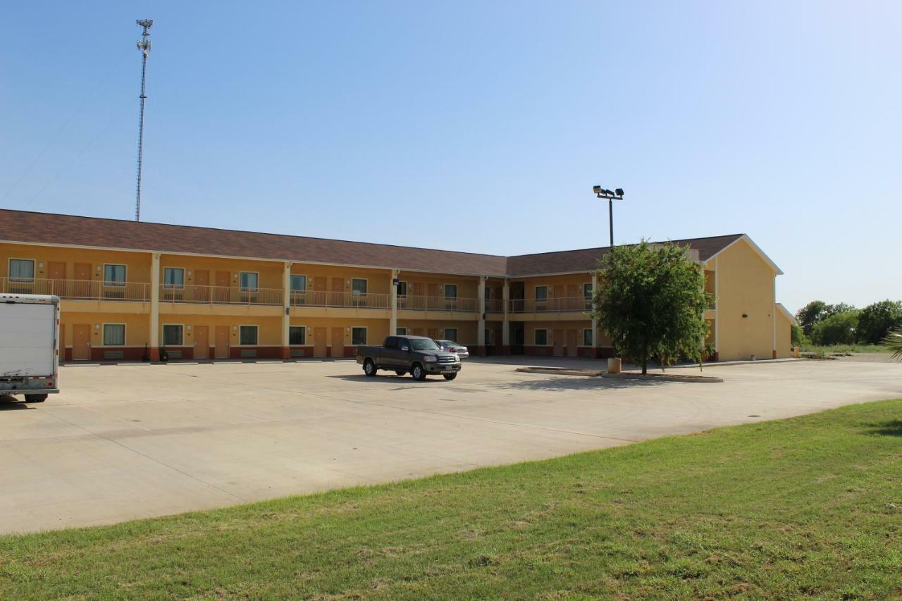 Horizon Inn & Suites Pearsall Luaran gambar