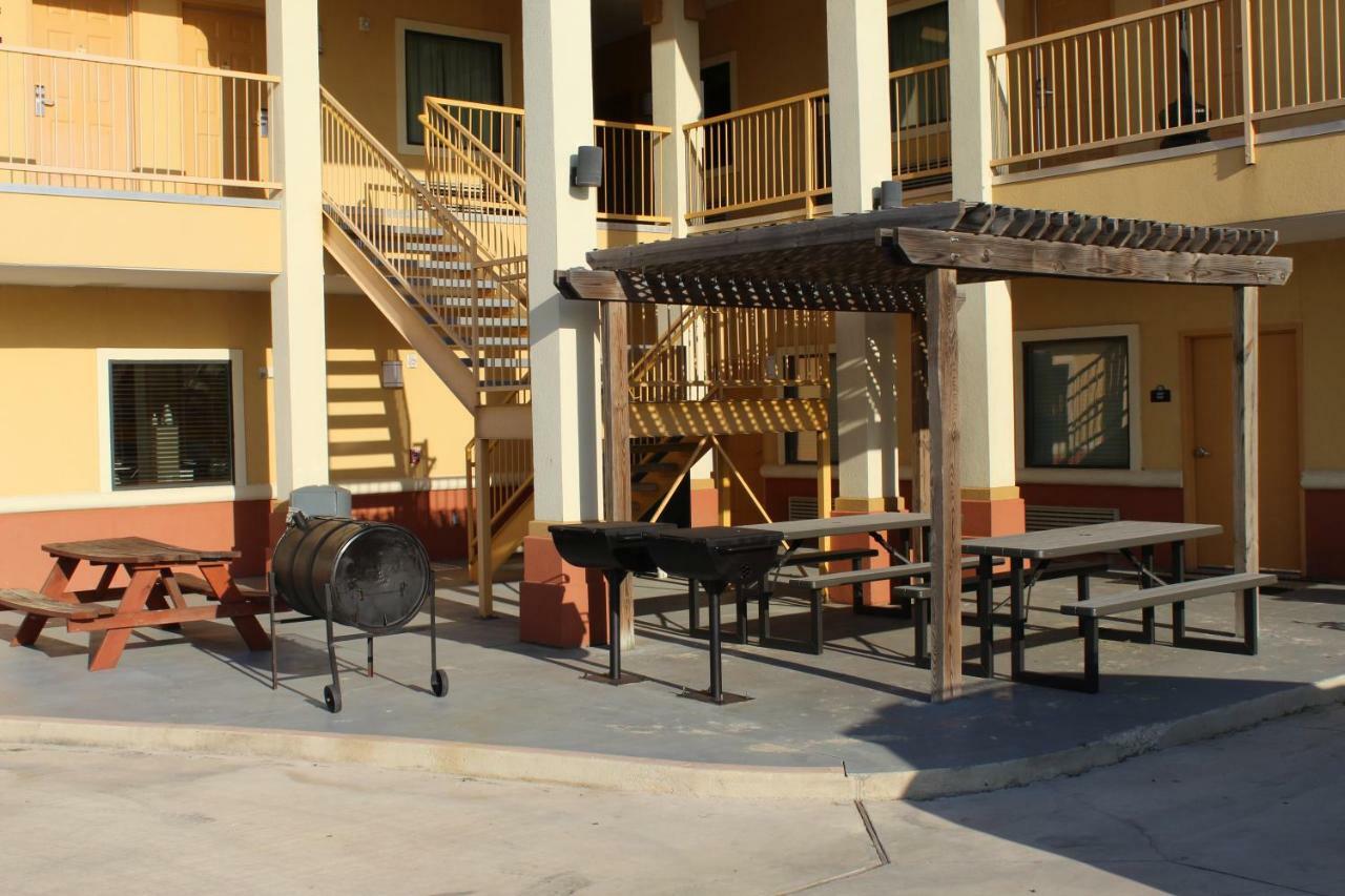 Horizon Inn & Suites Pearsall Luaran gambar